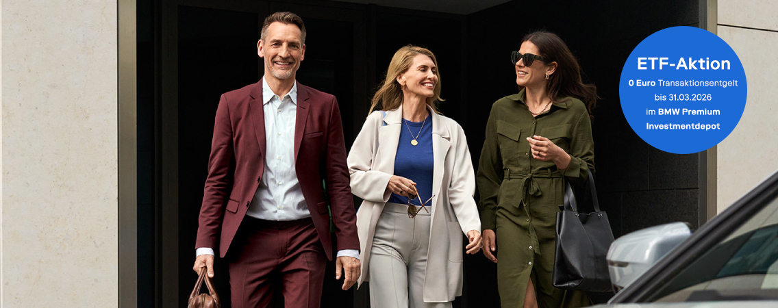 ETF-Aktion 3 Personen gehen zu ihrem BMW